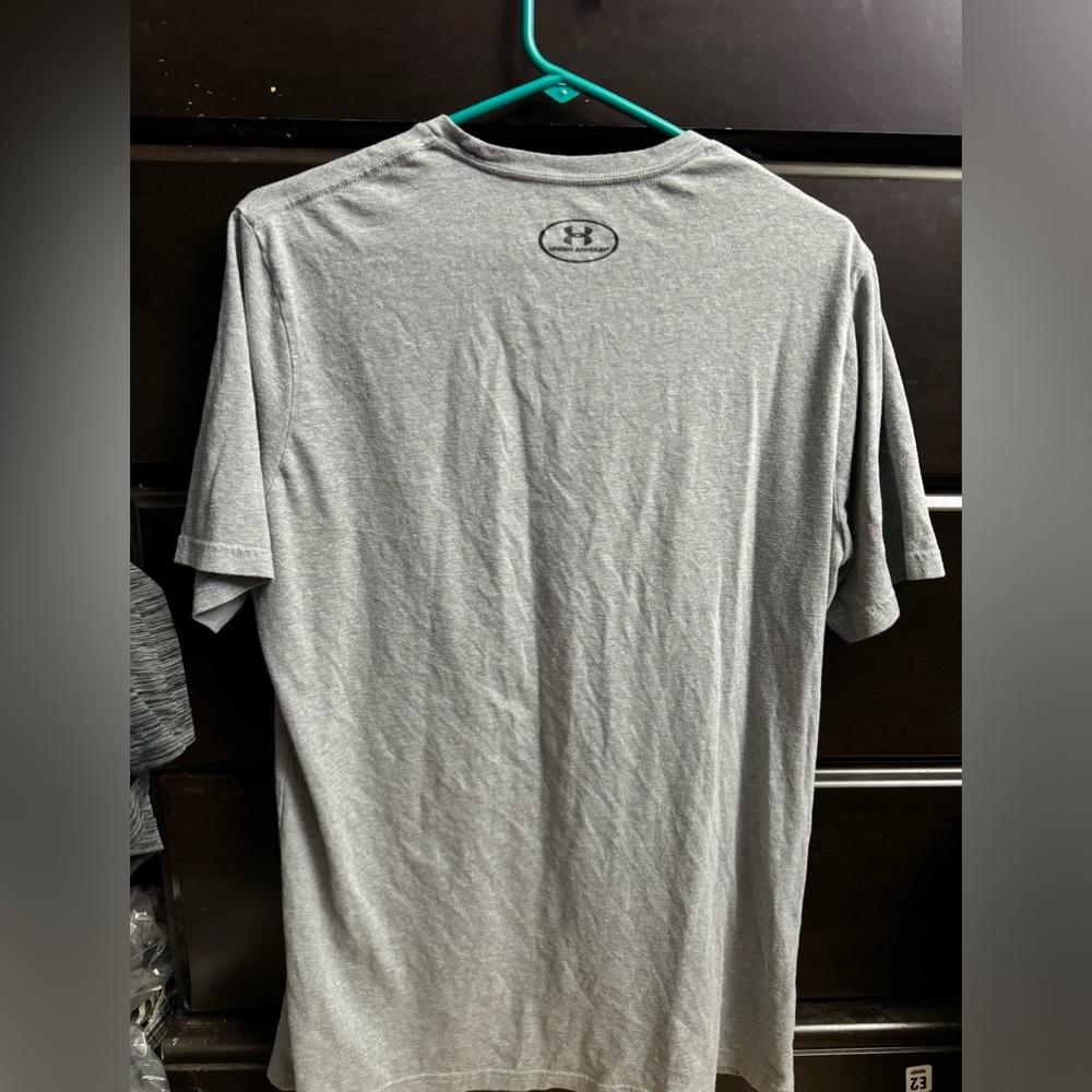 Under Armour shirt - Picture 2 of 3